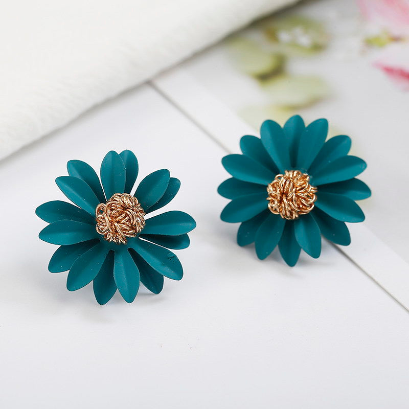 Daisy Stud Earrings - 1 pair