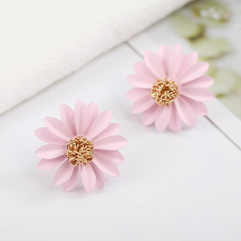 Daisy Stud Earrings - 1 pair